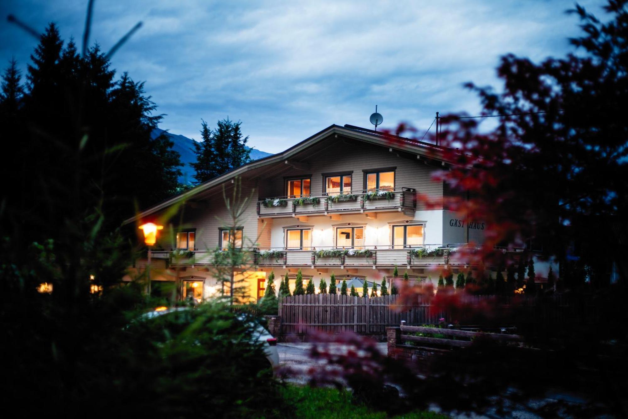Pinetree Lodge Mayrhofen Exterior photo