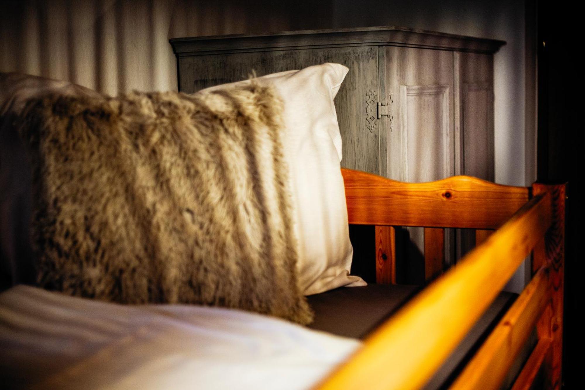Pinetree Lodge Mayrhofen Room photo