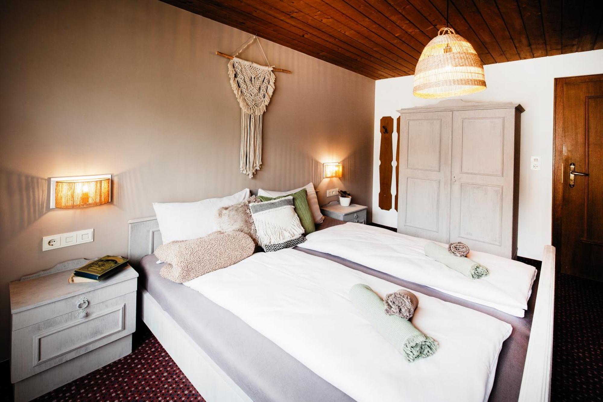 Pinetree Lodge Mayrhofen Room photo