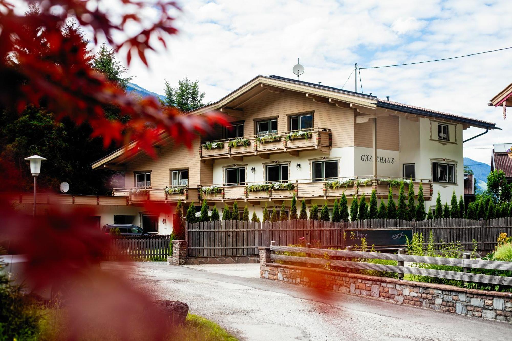 Pinetree Lodge Mayrhofen Exterior photo